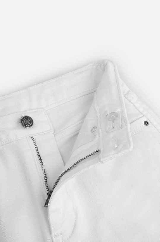 Παιδικό σορτς τζιν Coccodrillo λευκό WC4123201JCG