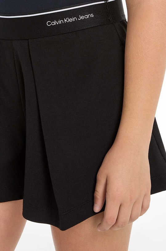 Дитячі шорти Calvin Klein Jeans IG0IG02453.PPYH чорний