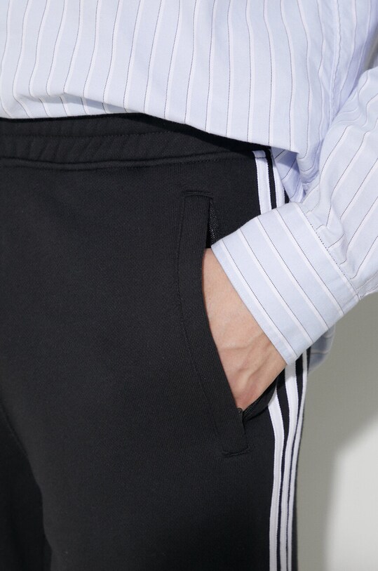 Bavlněné šortky adidas Originals Adicolor 3-Stripes IU2337