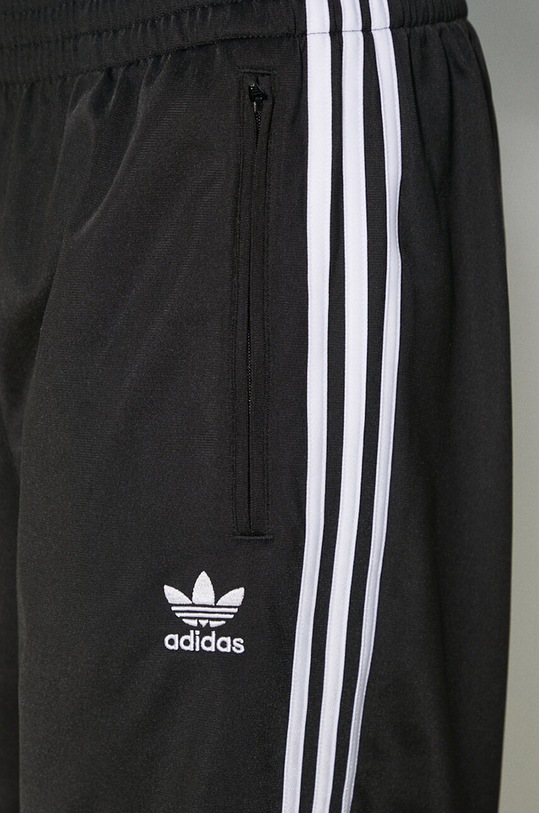 Šortky adidas Originals Adicolor Firebird IU2368 čierna