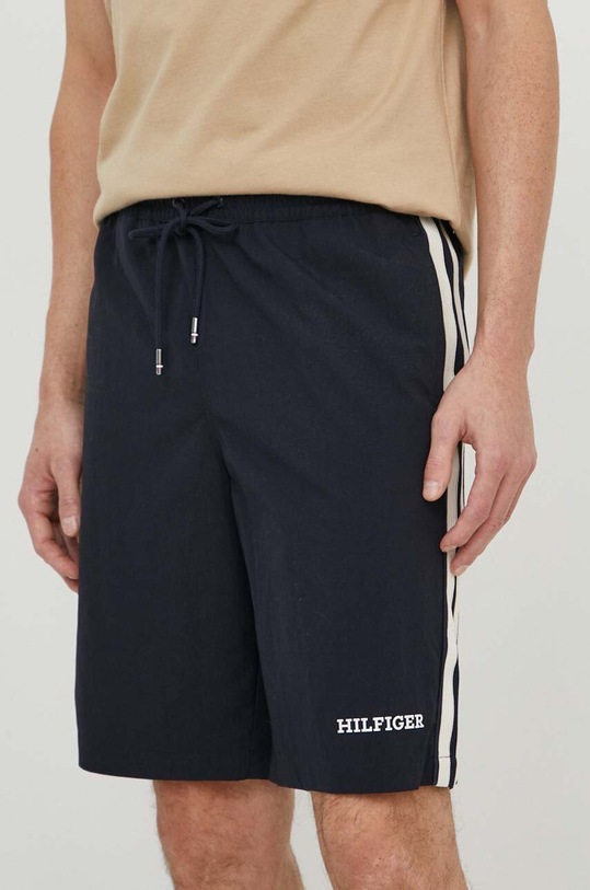 Kraťasy Tommy Hilfiger jemný vzor námořnická modř MW0MW34499