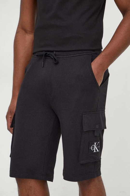 Kratke hlače Calvin Klein Jeans Z elastanom črna J30J325136
