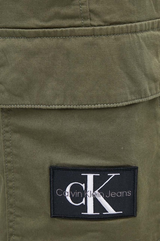 Kraťasy Calvin Klein Jeans zelená J30J325140