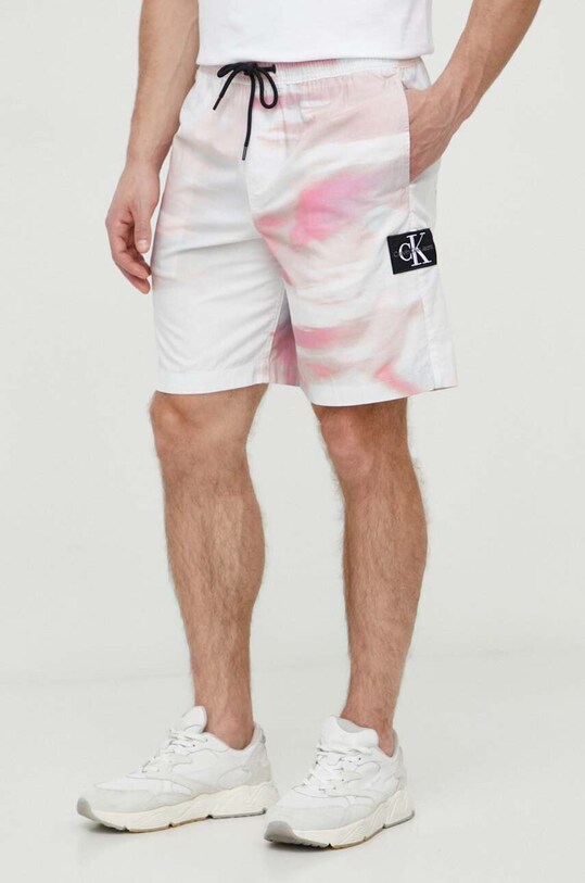 Calvin Klein Jeans szorty bawełniane wzorzyste biały J30J325473