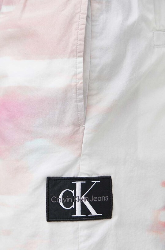 Calvin Klein Jeans szorty bawełniane biały J30J325473