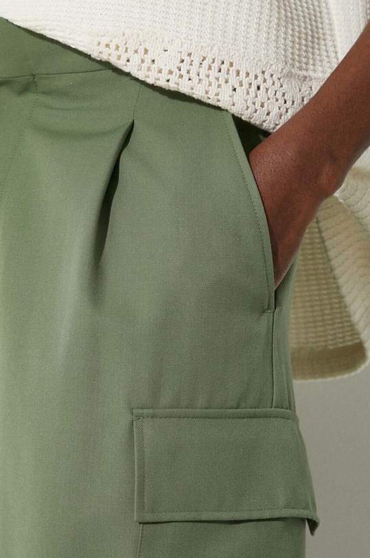 Drôle de Monsieur pantaloni scurti din lana Le Short Cargo Laine D.BS133.PL127.KK verde