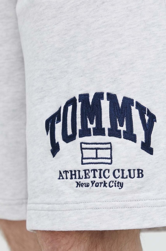 Бавовняні шорти Tommy Jeans сірий DM0DM18799