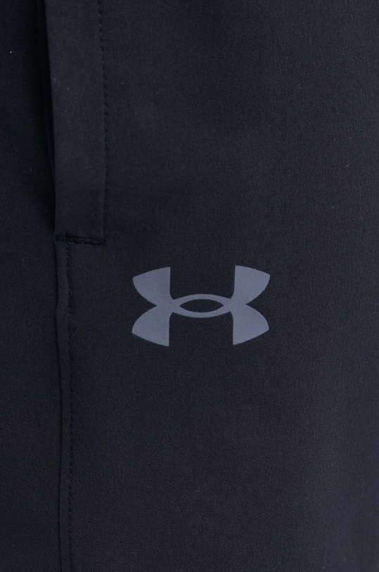 Under Armour pantaloni scurți de antrenament Baseline negru 1383391
