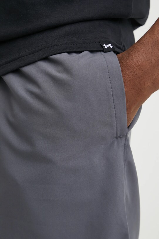 Under Armour pantaloni scurți de antrenament Tech gri 1383356