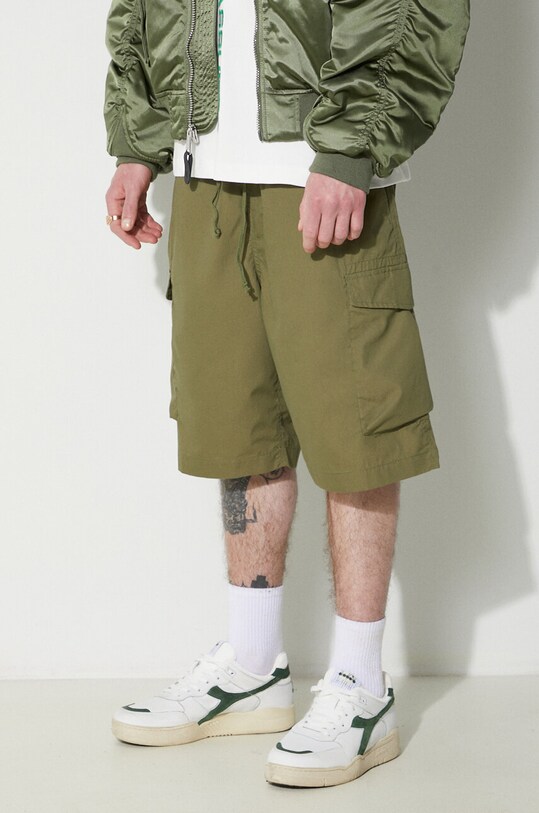 Universal Works pantaloni scurti Parachute Short verde 30159.OLIVE
