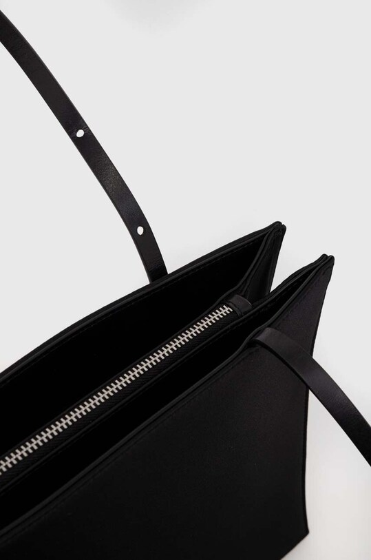 Kabelka Calvin Klein čierna K60K611369