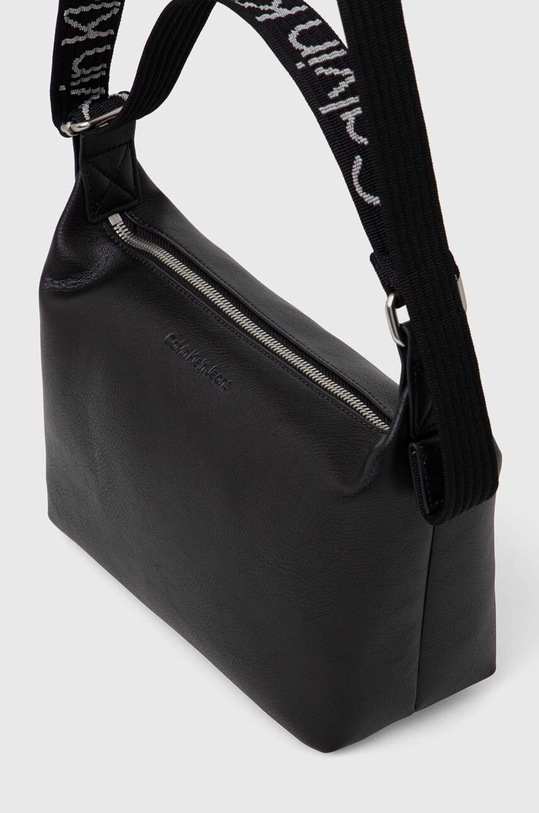 Τσάντα Calvin Klein Jeans μαύρο K60K611555