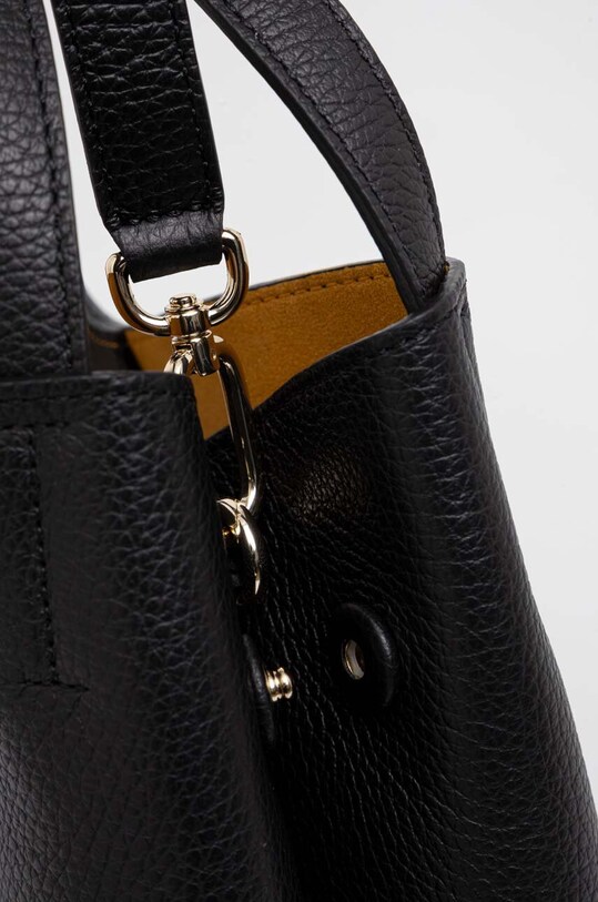 Кожена чанта Furla черен WB00507.HSF000.O6000