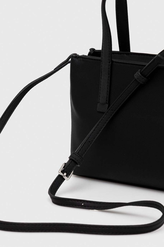Calvin Klein kézitáska fekete K60K611873