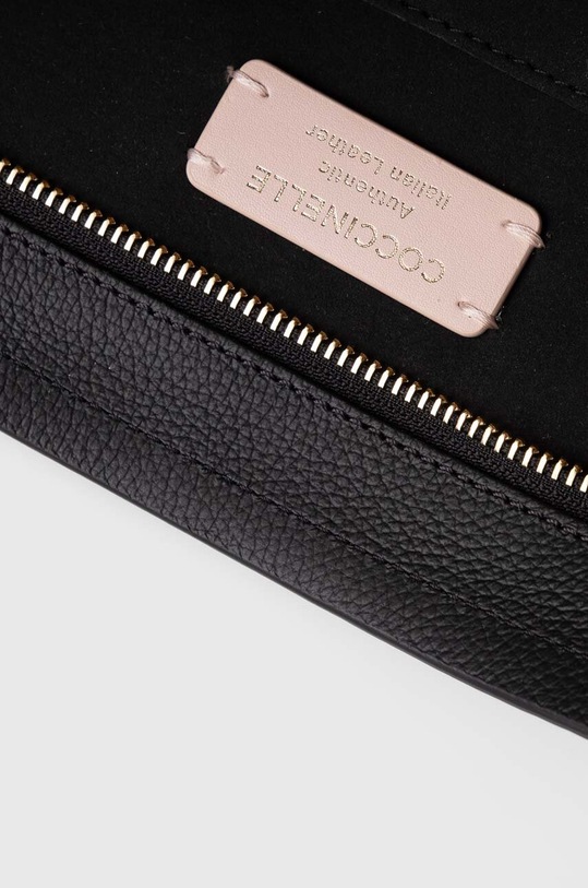 Kožená kabelka Coccinelle E1.QFA.13.02.01.374 čierna