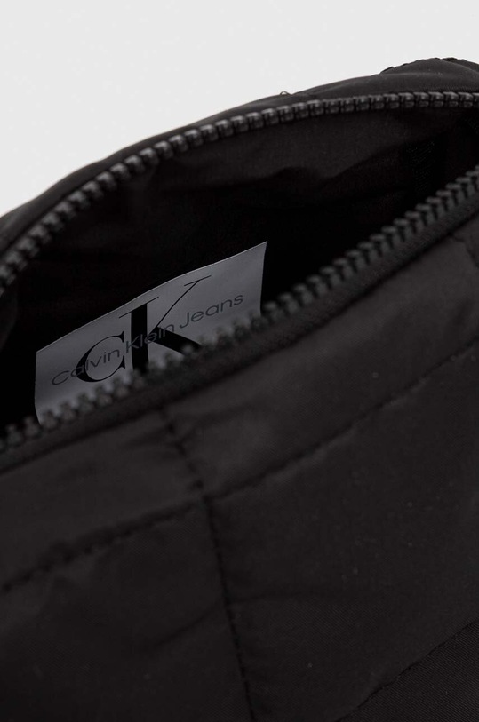 Dziewczynka Calvin Klein Jeans saszetka dziecięca IU0IU00557.PPYH czarny