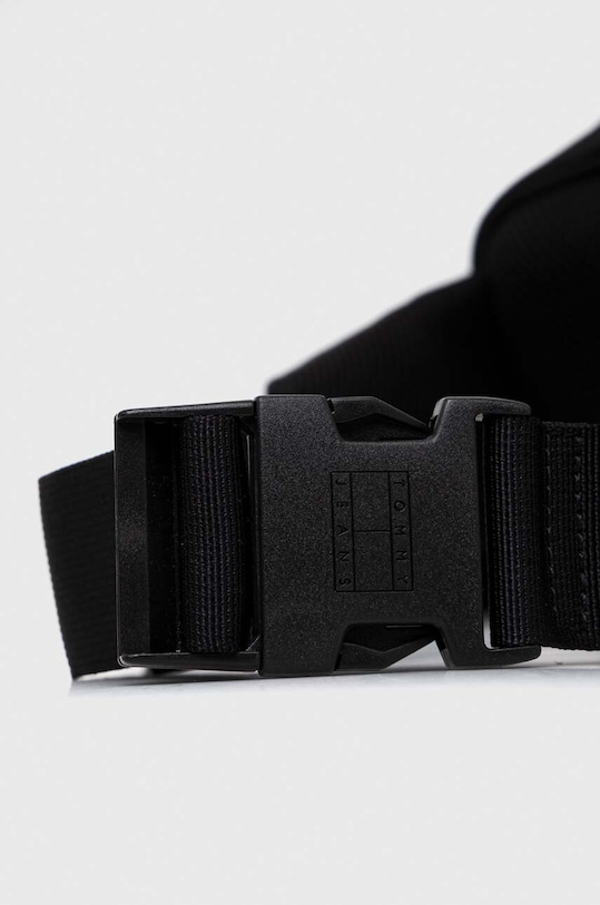 Ledvinka Tommy Jeans AM0AM11963 černá