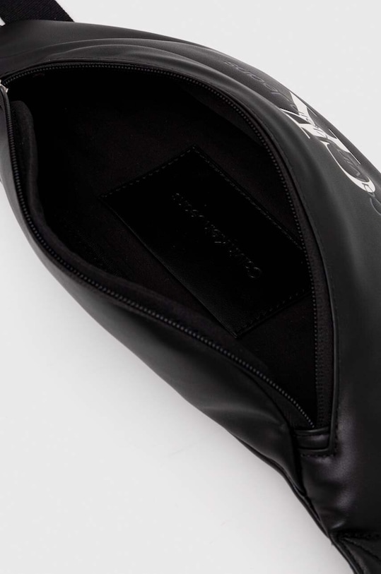 Calvin Klein Jeans övtáska fekete K50K511505