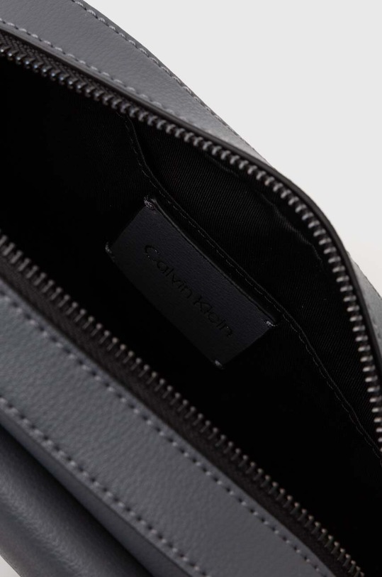 Malá taška Calvin Klein K50K511657