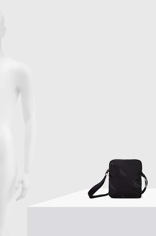 Malá taška Calvin Klein Jeans K50K511823