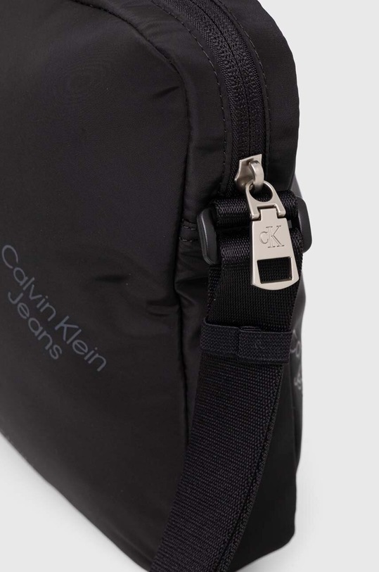 Malá taška Calvin Klein Jeans čierna K50K511823