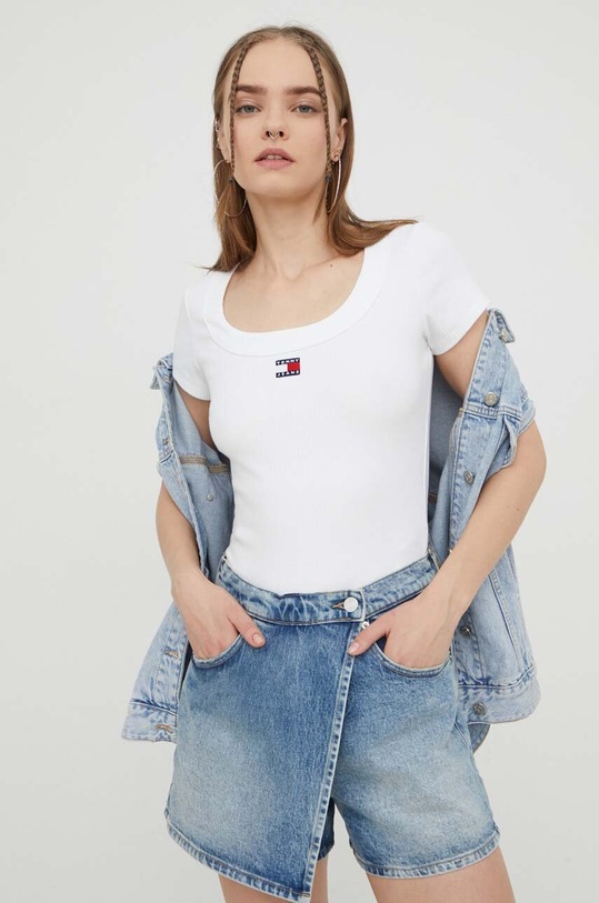 Tommy Jeans t-shirt aplikacja beżowy DW0DW17396