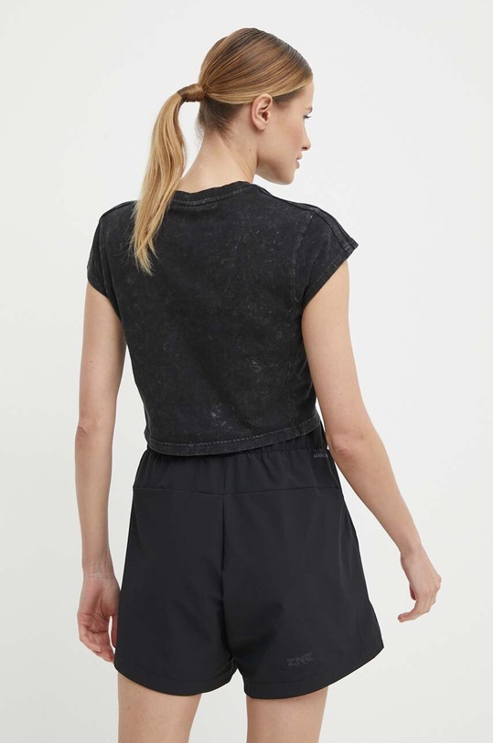 Oblečenie Bavlnené tričko adidas IQ3692 čierna