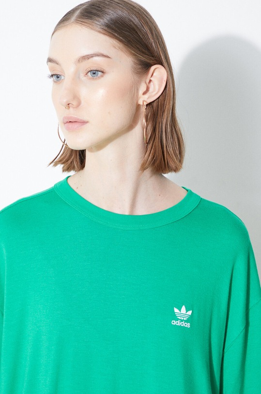 adidas Originals t-shirt IR8063 green