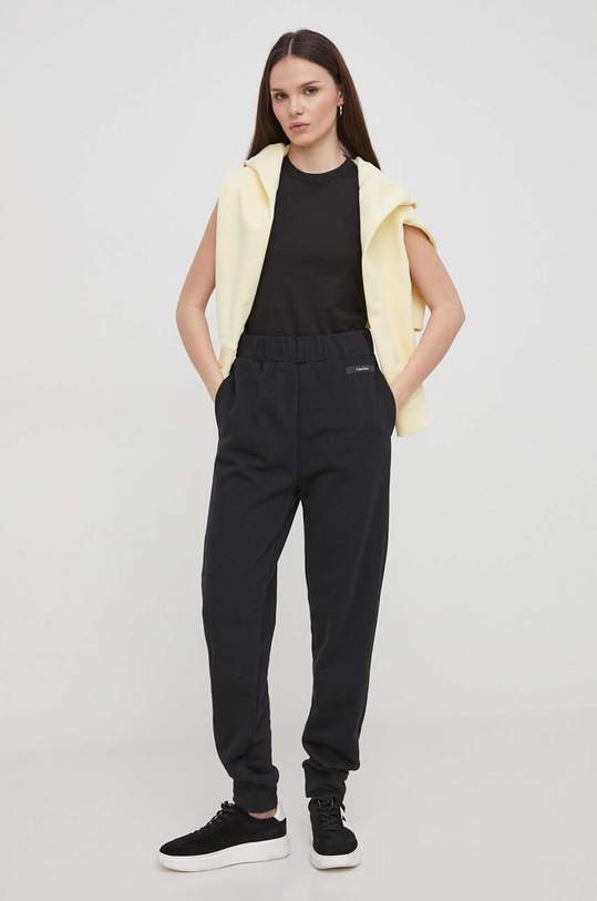 Bavlněný top Calvin Klein K20K206891 černá SS24