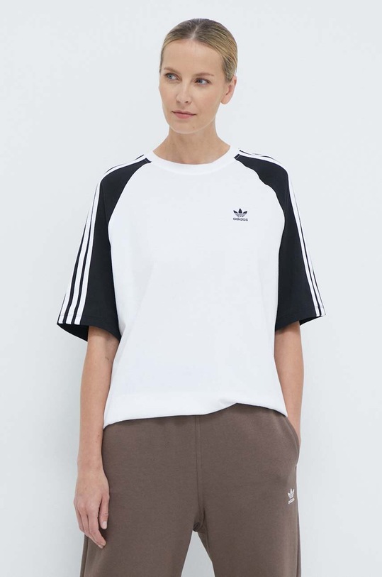 Βαμβακερό μπλουζάκι adidas Originals λευκό IS4104