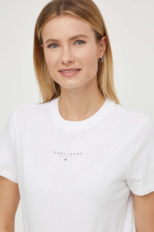 Βαμβακερό μπλουζάκι Tommy Jeans βαμβάκι λευκό DW0DW17828