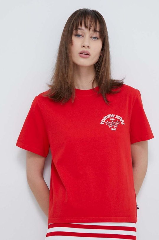 Βαμβακερό μπλουζάκι Tommy Jeans κόκκινο DW0DW17831