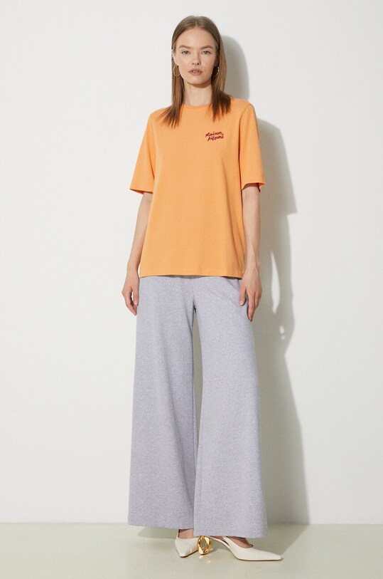Bavlnené tričko Maison Kitsuné Handwriting Comfort MW00126KJ0119 oranžová SS25