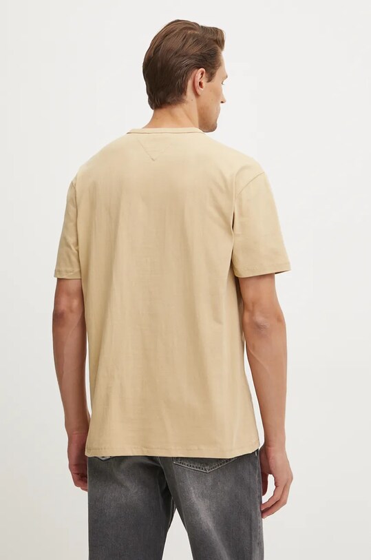 Tommy Jeans tricou din bumbac DM0DM17995 maro AW24