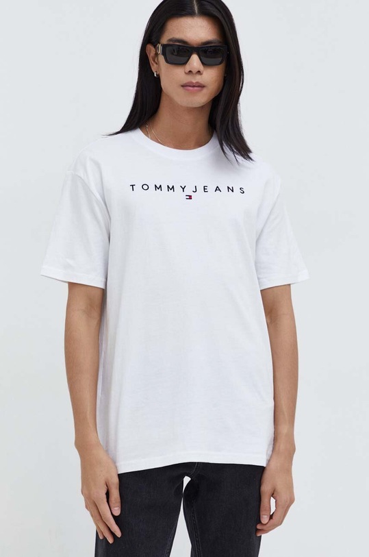 Bavlnené tričko Tommy Jeans biela DM0DM17993
