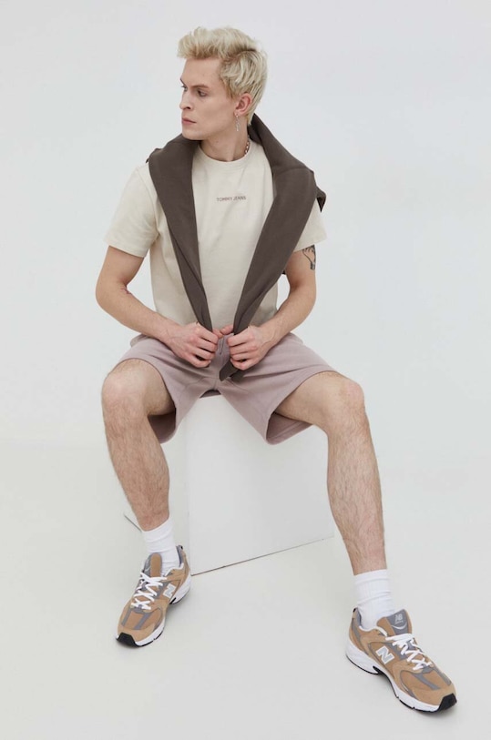 Tommy Jeans t-shirt bawełniany DM0DM18266 beżowy SS24