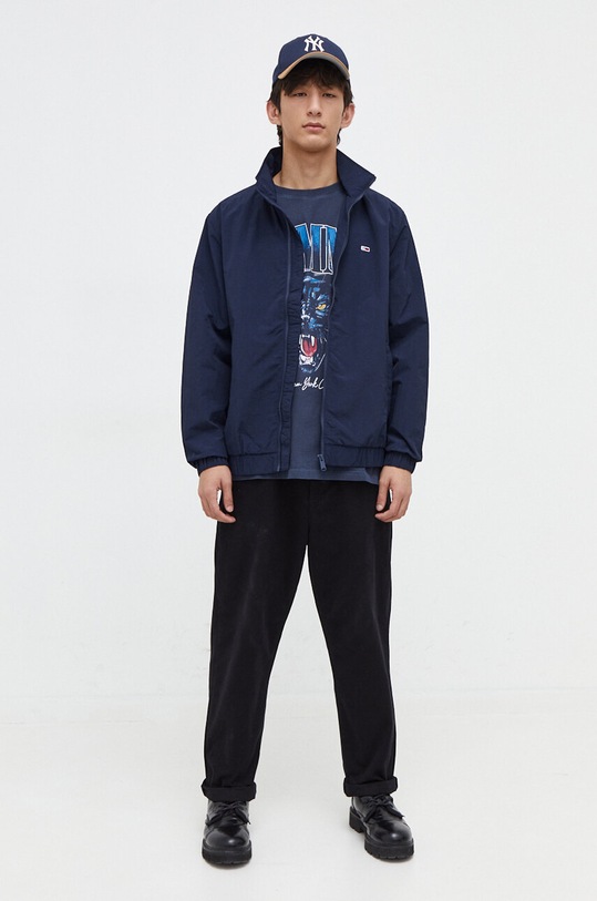 Bavlněné tričko Tommy Jeans DM0DM18281 námořnická modř