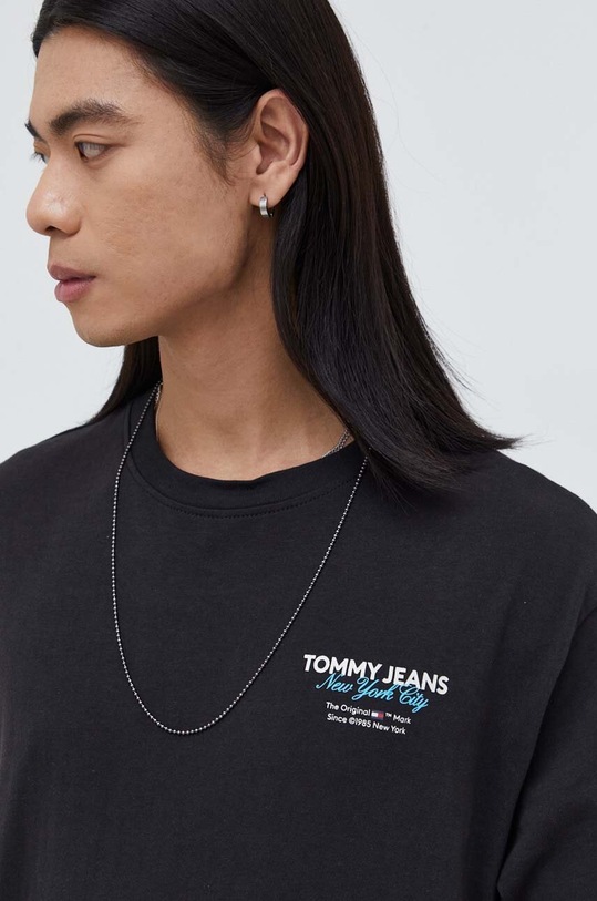 Бавовняна футболка Tommy Jeans чорний DM0DM18286