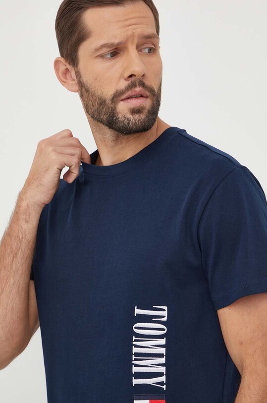 Бавовняна футболка Tommy Jeans regular темно-синій DM0DM18295
