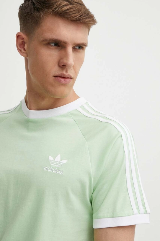 Хлопковая футболка adidas Originals зелёный IM9391