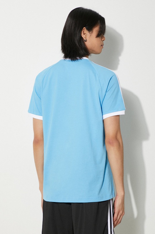 Odzież adidas Originals t-shirt bawełniany IM9392 niebieski
