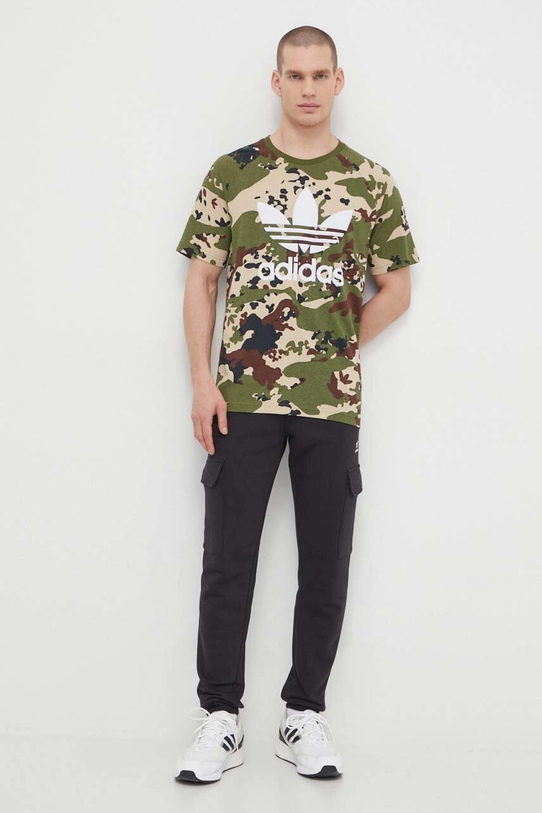 Pamučna majica adidas Originals Camo Trefoil Tee IS0215 zelena SS24