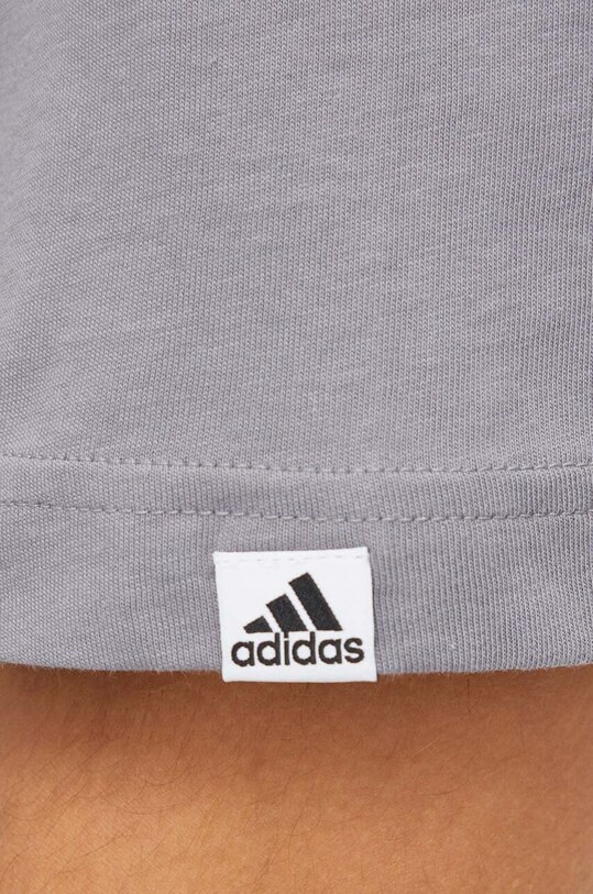 Памучна тениска adidas IW8836 сив