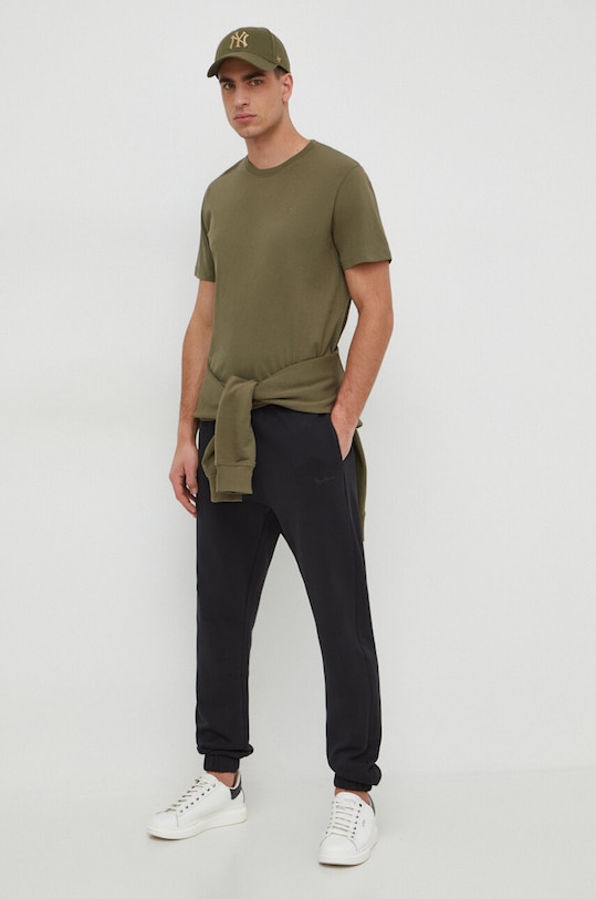 Бавовняна футболка Pepe Jeans Connor PM509206 зелений AW24