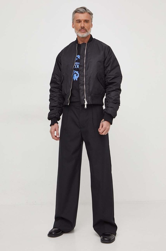 Памучна тениска Versace Jeans Couture 76GAHG02.CJ00G черен SS24