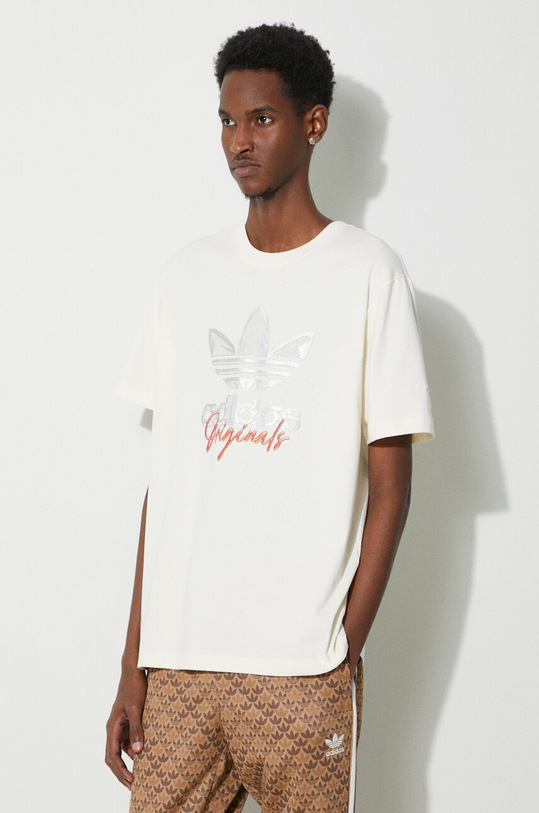 Бавовняна футболка adidas Originals надрук бежевий IS2910