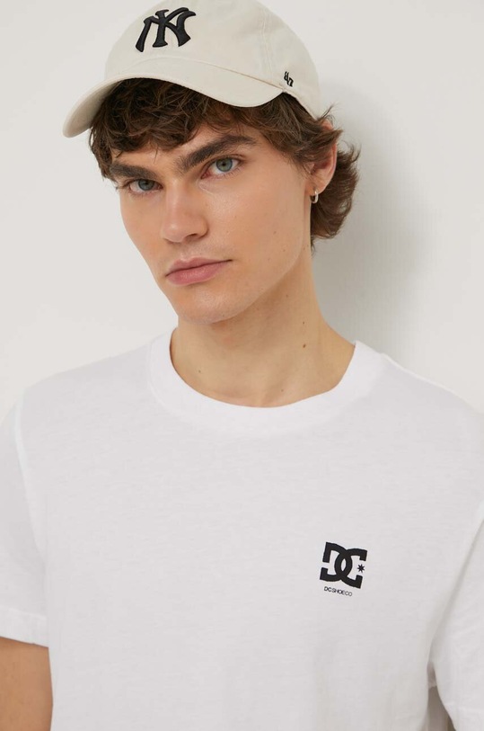 Βαμβακερό μπλουζάκι DC λευκό ADYZT05353