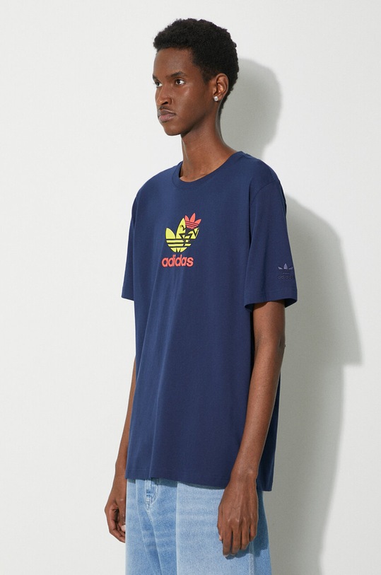 Бавовняна футболка adidas Originals темно-синій IS0233