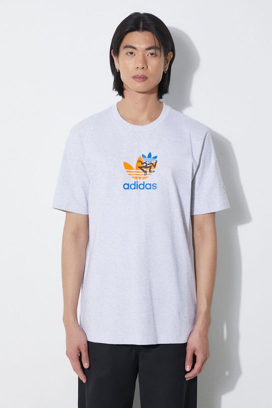 Памучна тениска adidas Originals сив IS2912