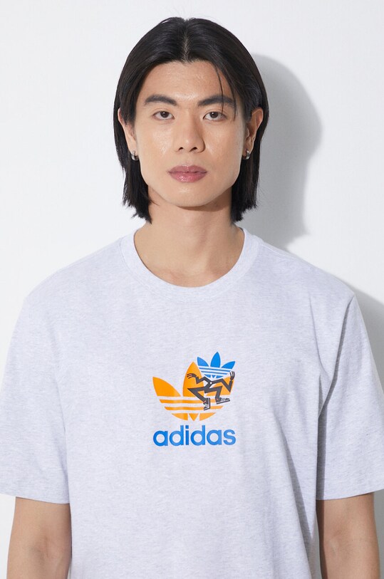 Бавовняна футболка adidas Originals IS2912 сірий